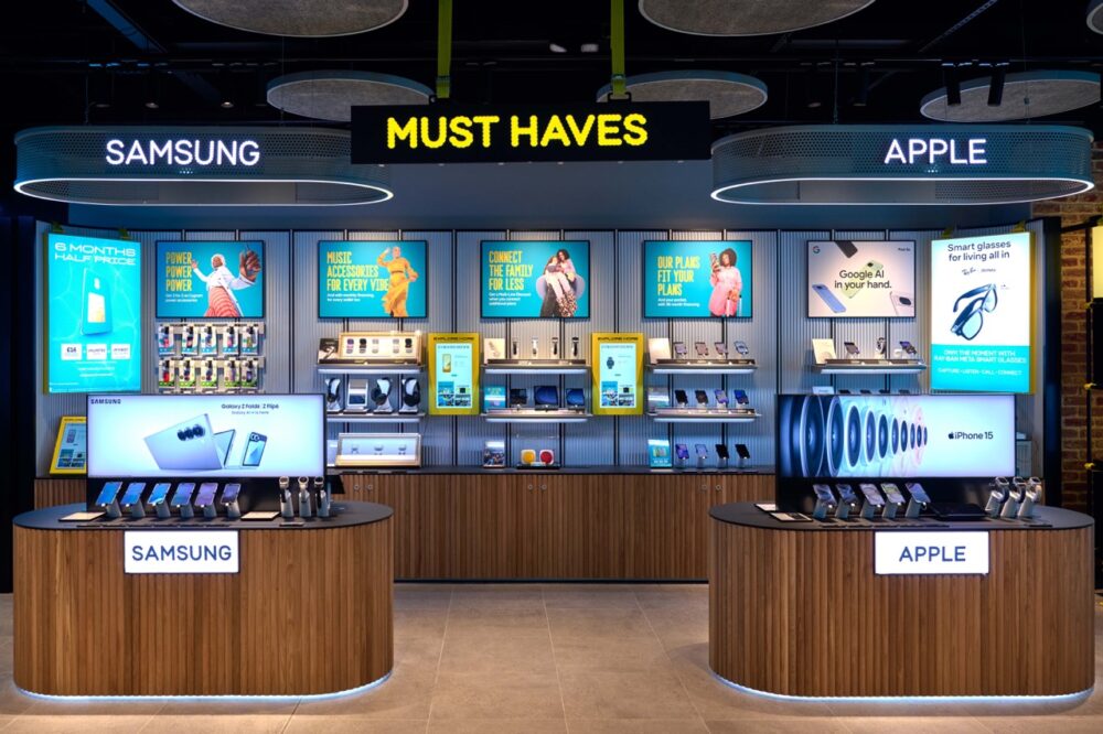 Ee Opens Experience Store At Westfield Stratford City 5 EE Experience Stratford 118 Large