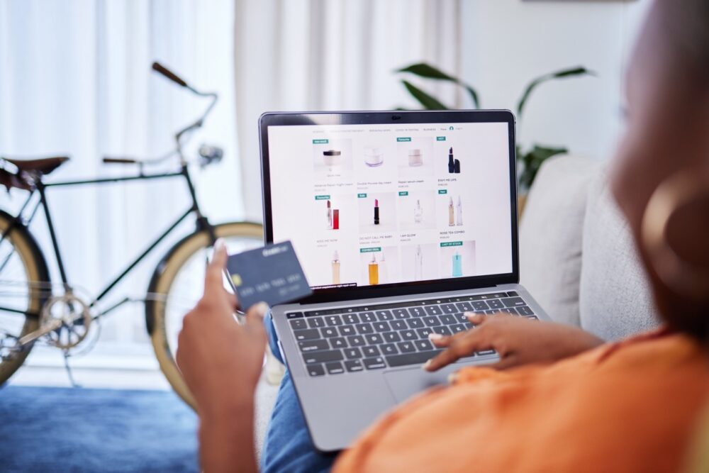 Why ‘Dark Aisles’ Are The Single Biggest Ecommerce Challenge 2 woman buying from ecommerce site